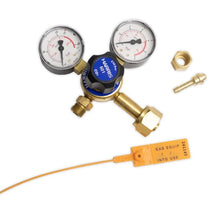 Load image into Gallery viewer, Harris 601 Twin Gauge 0-400kpa Gas Regulator
